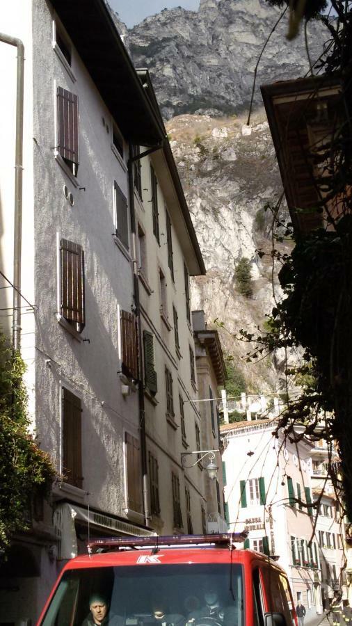 Ariel Appartamenti Limone sul Garda Ngoại thất bức ảnh